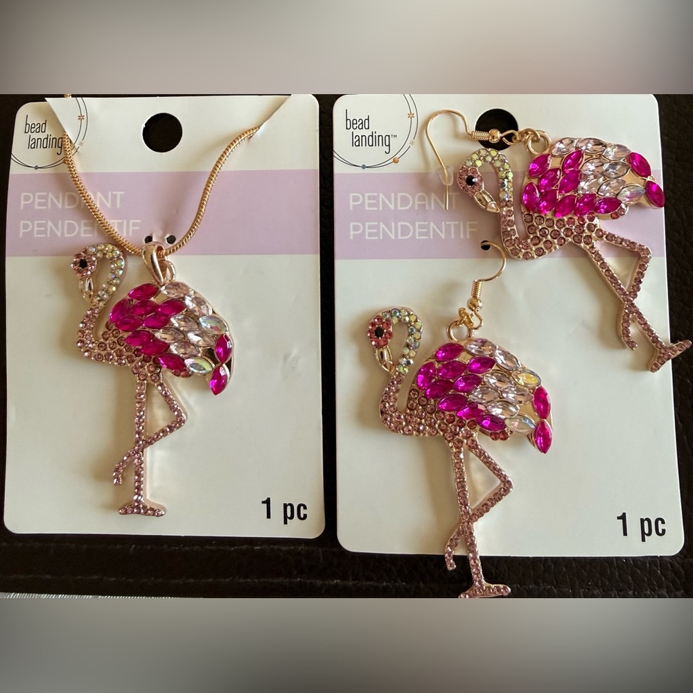 NEW Elegant Pink Stone Flamingo Necklace and Earrings Set